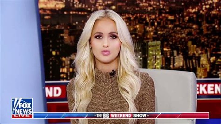 Alluring Blonde News Anchors Shine On Fox