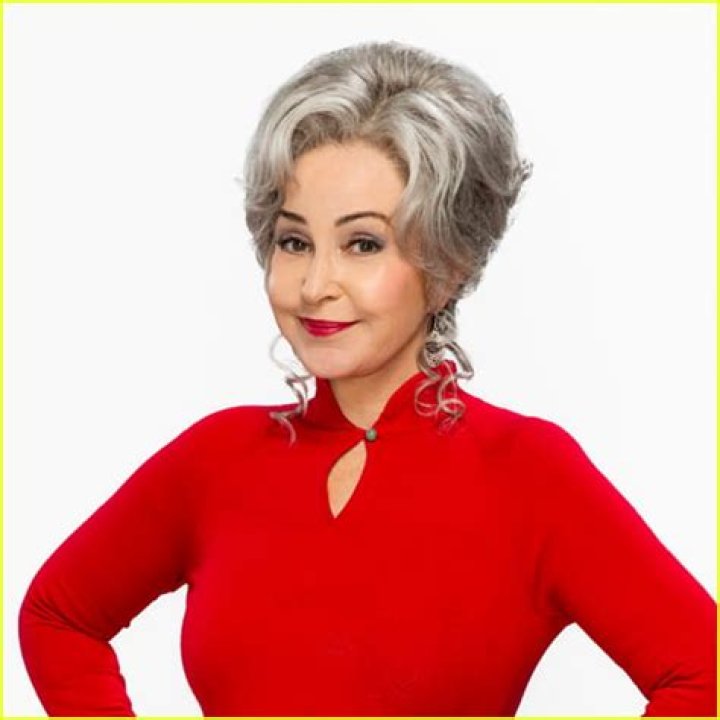 Annie Potts' Salary Revealed For Her Role In 