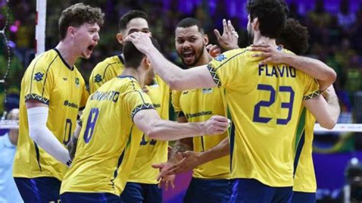 assistir França x Brasil ao vivo online Jogo de vôlei masculino Itália x Brasil, nas Olimpíadas 27/07/2024
