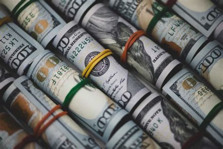 Astonishingly High Weekly Income Of Pablo Escobar: Unbelievable Fortune Revealed