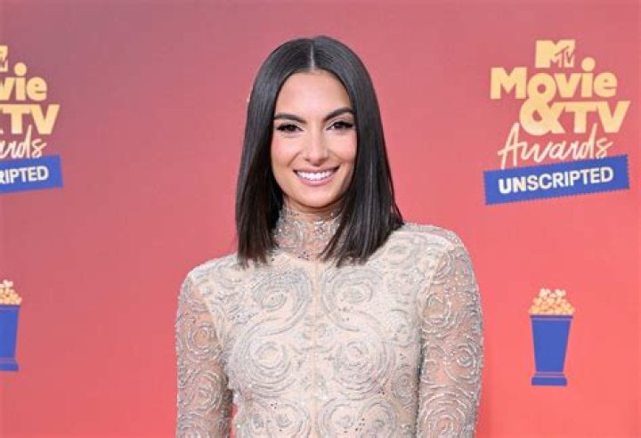 Aubrey Paige's Height | Facts And Measurements