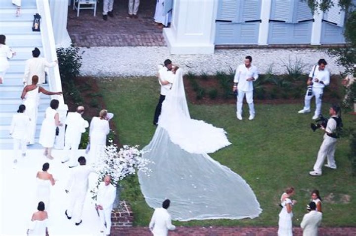 Ben Affleck And Jennifer Garner's Hollywood Wedding Extravaganza