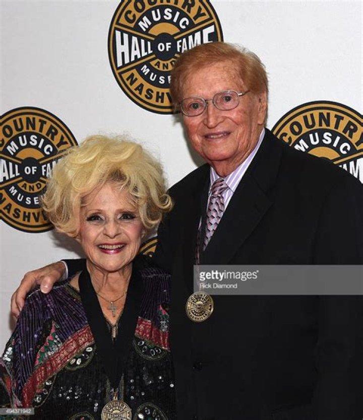 Brenda Lee's Daughters Mourn Loss At Funeral