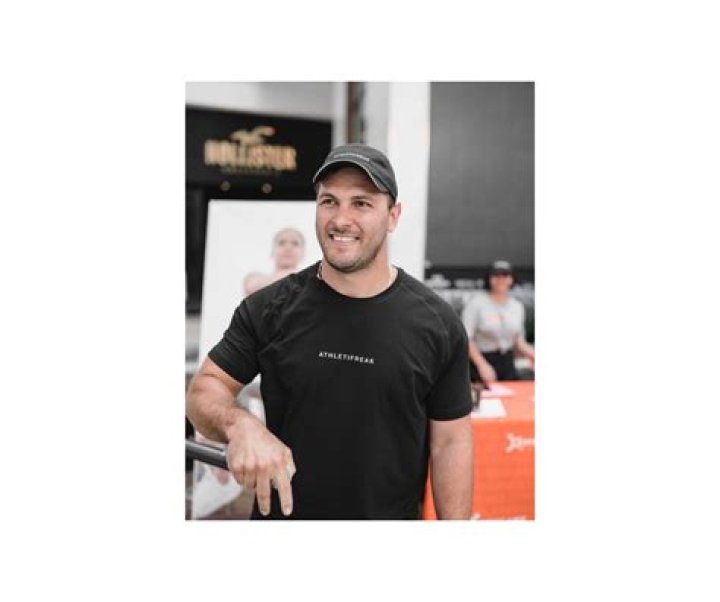 Brock Davies's Amazing Finger Skills | Discover His Finger Expertise