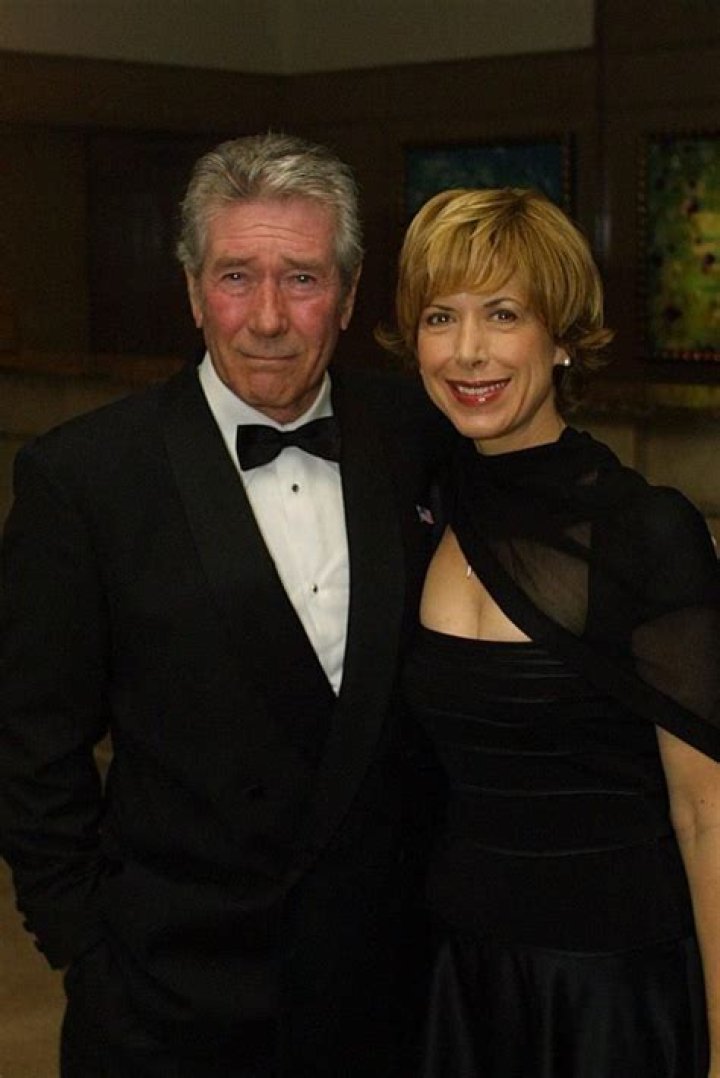 Calculate The Fuller Family's Astounding Net Worth