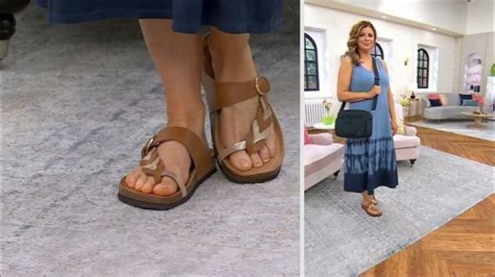 Captivating Celebrity Feet: Meredith Carriker's Alluring Appearance