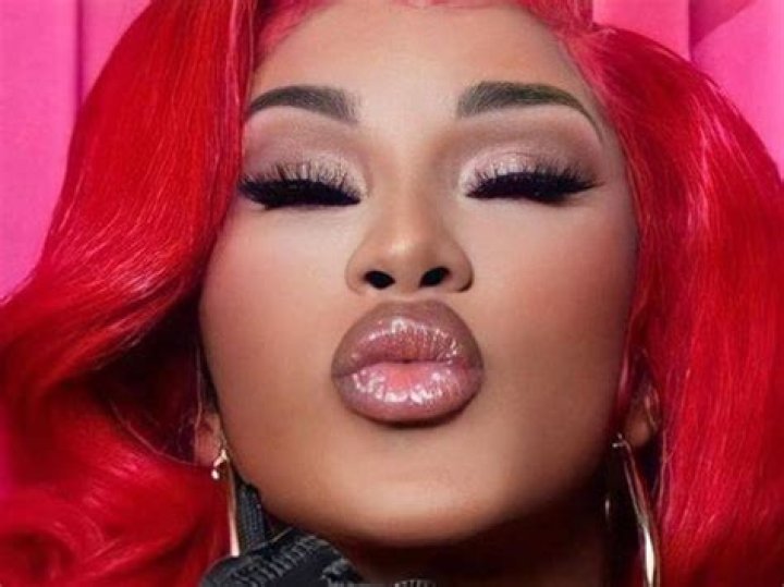 Cardi B Kicks Off The New Year With A Bikini Photo And Vow To Stop Eating What She Wants ·