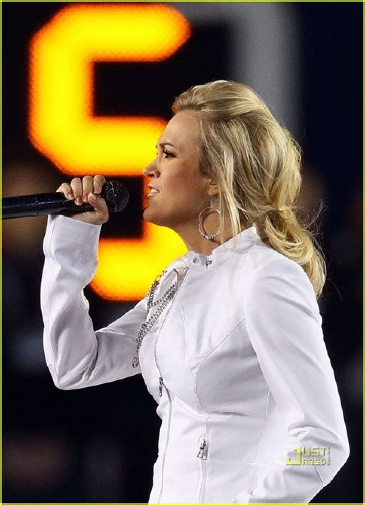 Carrie Underwood Sings The Iconic Metal Anthem From Motorhead