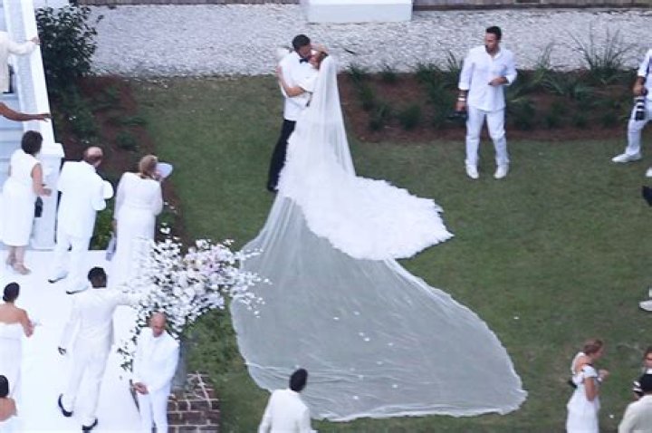 Celebrities R Truth Is Married To - Latest