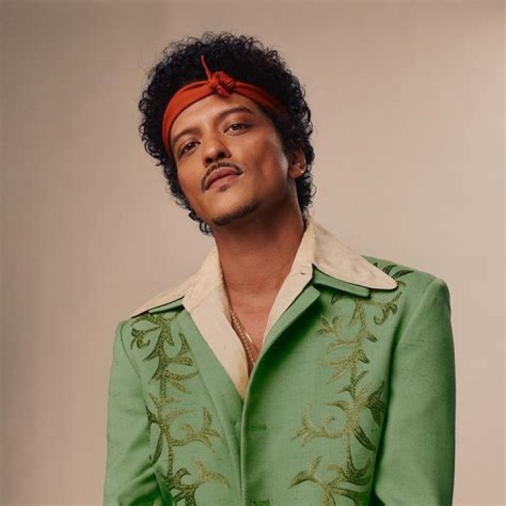 Check Out The Adorable Moments Of Bruno Mars And His Beautiful Wife