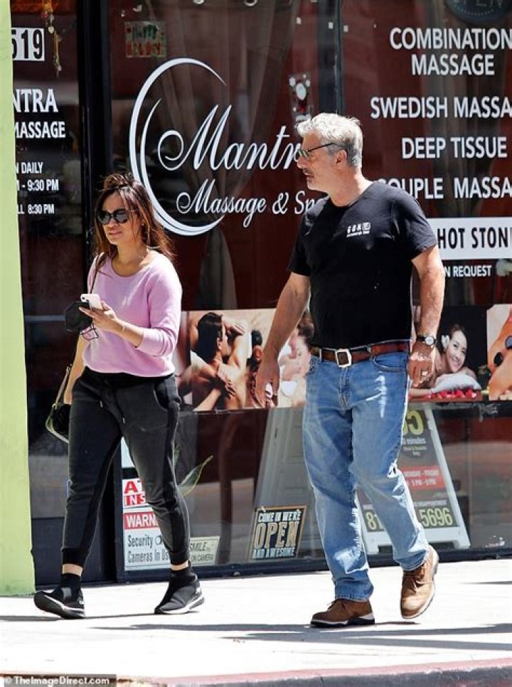 Chris Noth And Wife: A Closer Look At Their Marriage