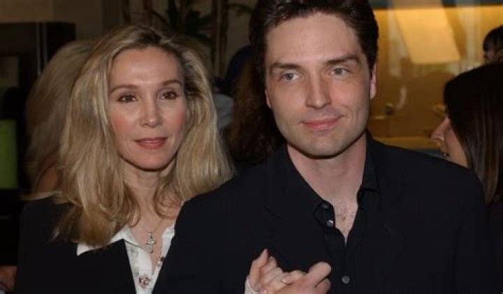 Cynthia Rhodes' Net Worth: A Hollywood Icon's Fortune