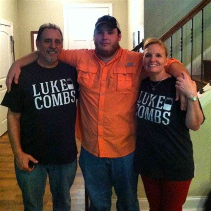 Did Luke Combs' Dad Pass Away? Uncovering The Truth