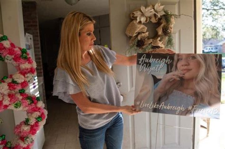 Discover Aubreigh Wyatt's Picture Hanging Techniques