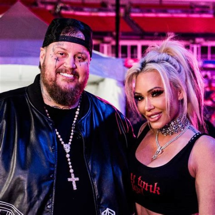 Discover Bunnie XO's Father: Unlocking The Mysterious Paternity