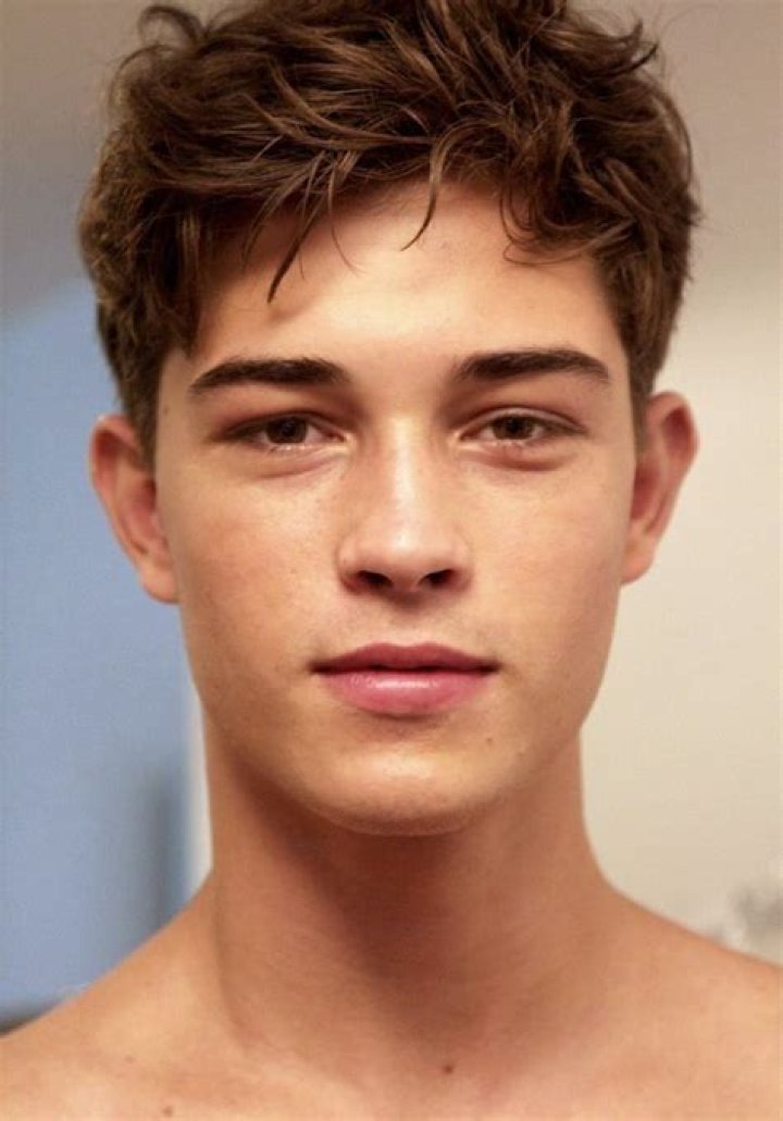 Discover Chico Lachowski's Height: The Ultimate Guide