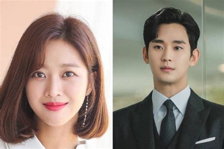 Discover The Mother Of Renowned Actor Kim Soo Hyun