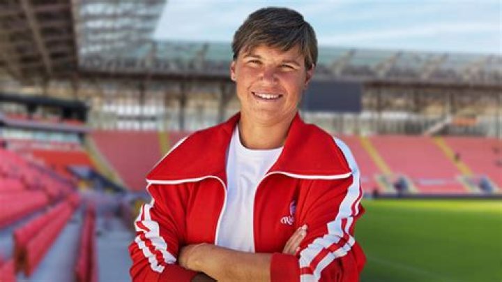 Discover The Secrets Behind Ariane Hingst's Exceptional Partnership With Football