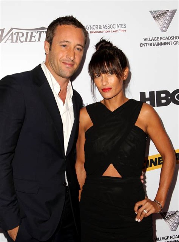 Does Alex O'Loughlin Have A Wife?
