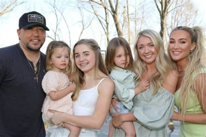 Does Jason Aldean See His Older Daughters
