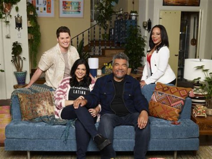 Does Mayan Lopez Have A Child?