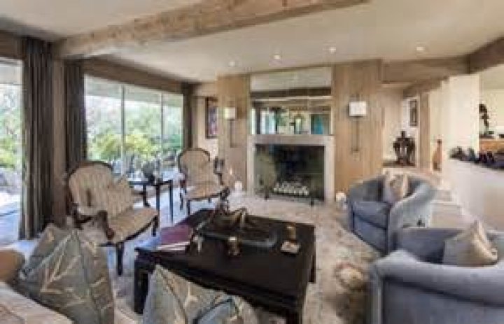 Donald Sutherland's Lavish: A Peek Inside His Stunning Home