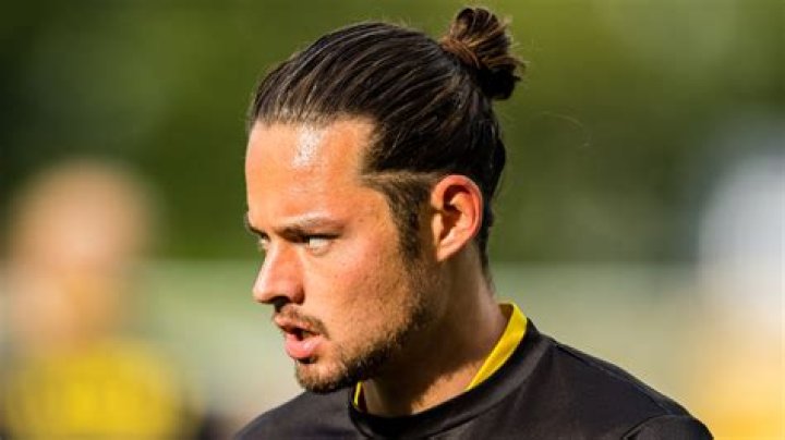 Dudelange mot Häcken direktsändning Amor Layouni: 