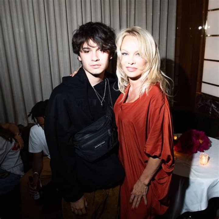 Dylan Jagger Lee's Net Worth: Uncovering The Fortune