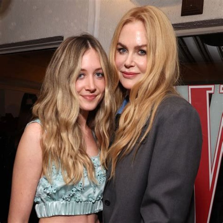 Elaine Hendrix: Know About Her Daughter And Her Inspiring Journey
