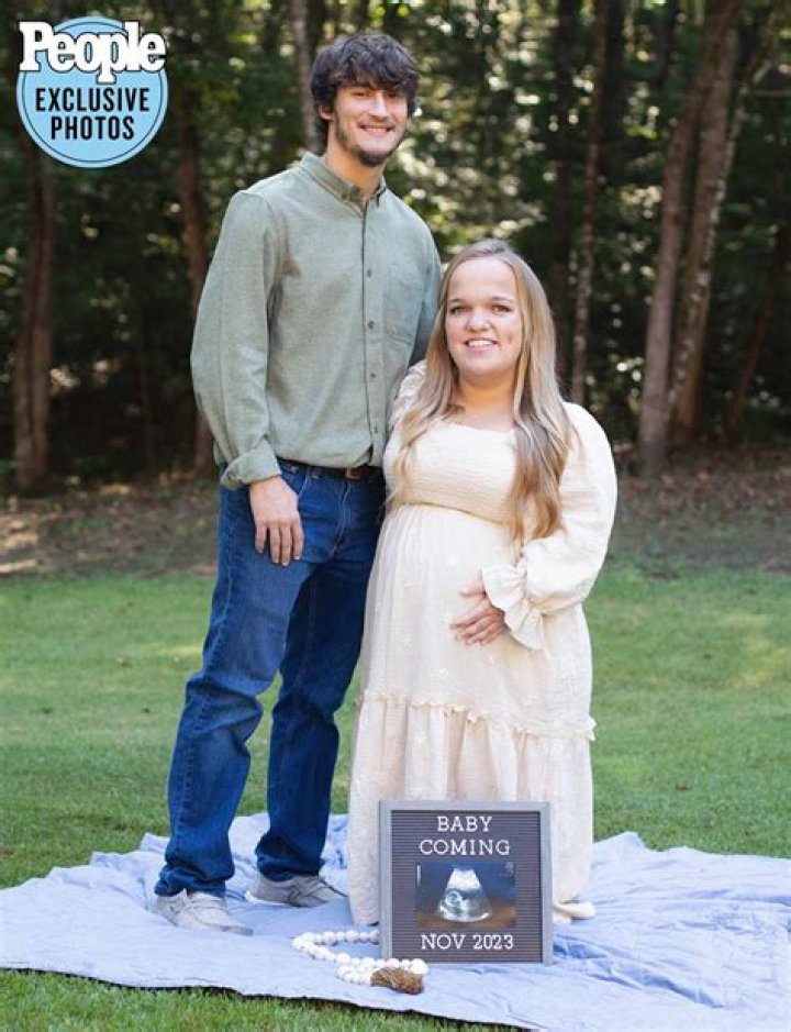 Exciting News: Pregnant 7 Little Johnstons Expecting Baby