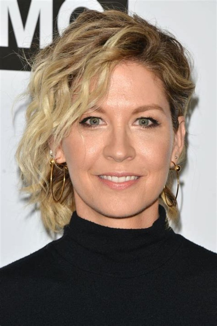 Explore Jenna Elfman's Staggering Net Worth: A Comprehensive Look