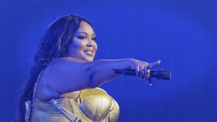 Exploring Fat Black Female Singers