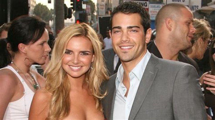 Exploring Jesse Metcalfe's Relationships