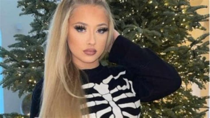 Fallon Twombley (TikTok Star) - Age, Birthday, Bio, Facts, Family, Net Worth, Height & More ·