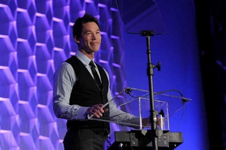 Get To Know The Dynamic Duo: David Bromstad And Jeffrey Glasko
