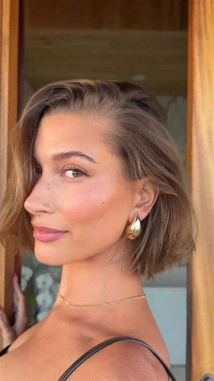 Hailey Bieber Short Hair