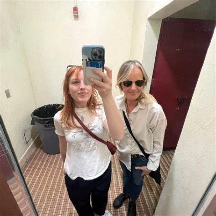 Helen Hunt's Actress Daughter: Unveiling The Family Connection