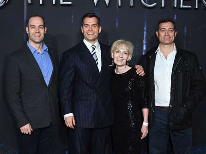 Henry Cavill's Brothers: Exploring The Family Ties