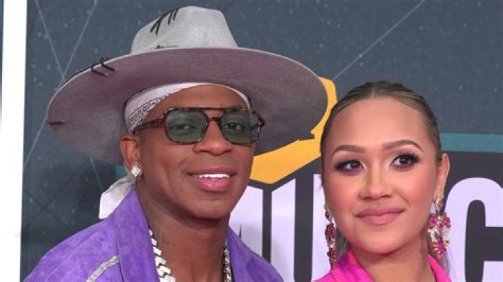 How Jimmie Allen Met His Wife Alexis Gale ·