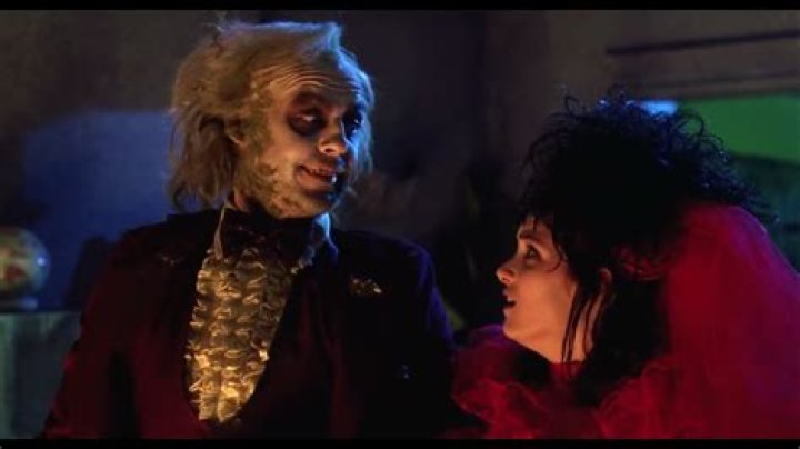 How Old Is Lydia In Beetlejuice? Uncover The Movie Secret