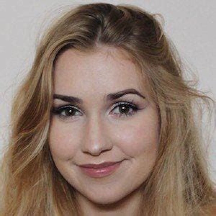 How Old Is Mia Maples: A Comprehensive Guide