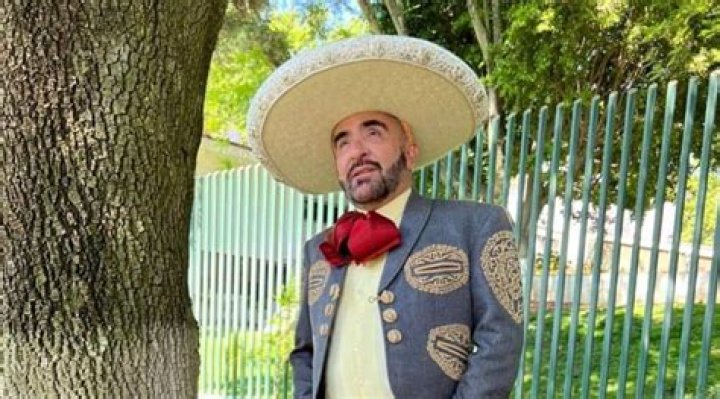 How Old Is Vicente Fernandez Jr.: Age Explored