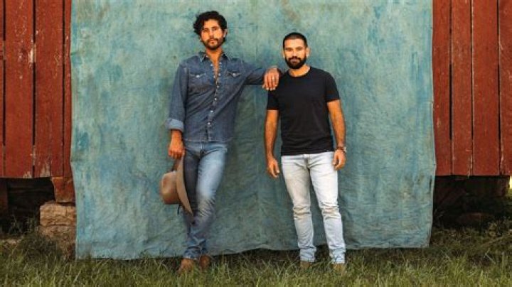 How Tall Are Dan And Shay? A Height Comparison Guide