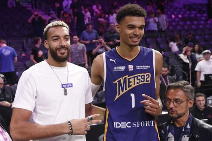 How Tall Is The Supermodel?