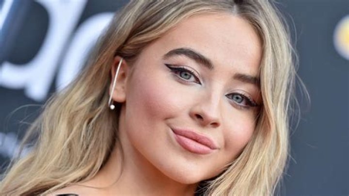 Insightful Summary Of Sabrina Carpenter's Weight: Uncovering Facts And Figures