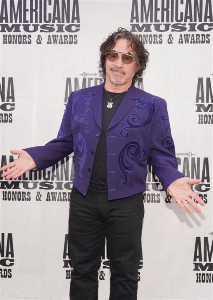 Is John Oates Really Gay? Uncovering The Truth