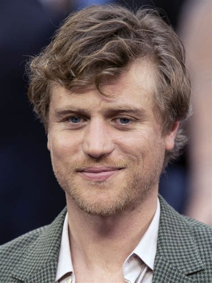 Is Johnny Flynn Hitched? Uncover The Truth
