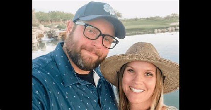 Is Leslie Davis Married