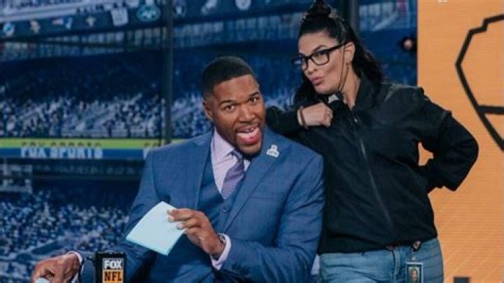 Is Michael Strahan Leaving Fox Nfl Sunday