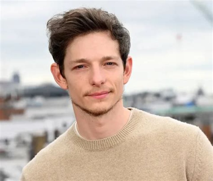 Is Mike Faist Married Or Single? Uncovering The Truth